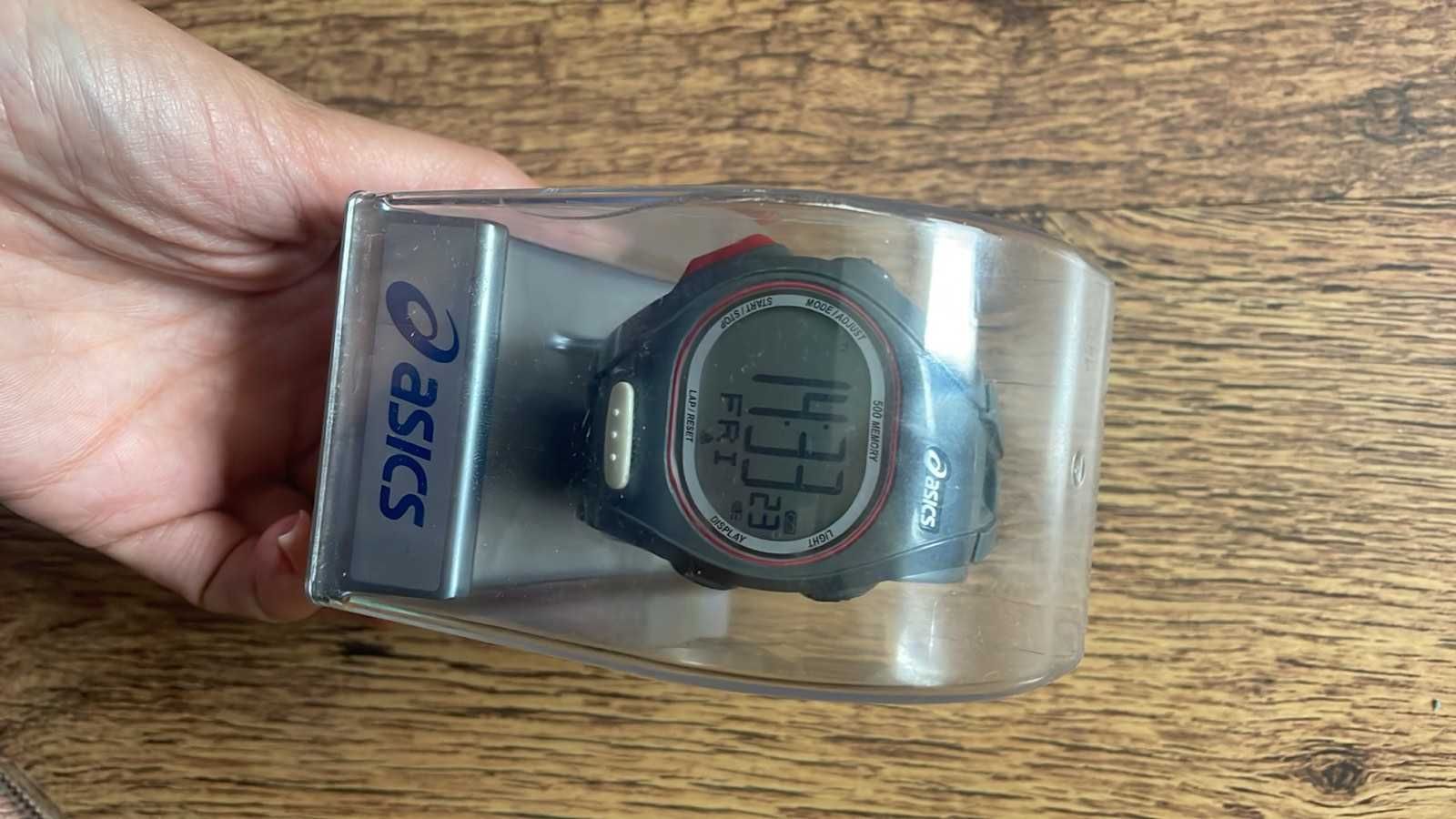 Часовник Asics чисто нов