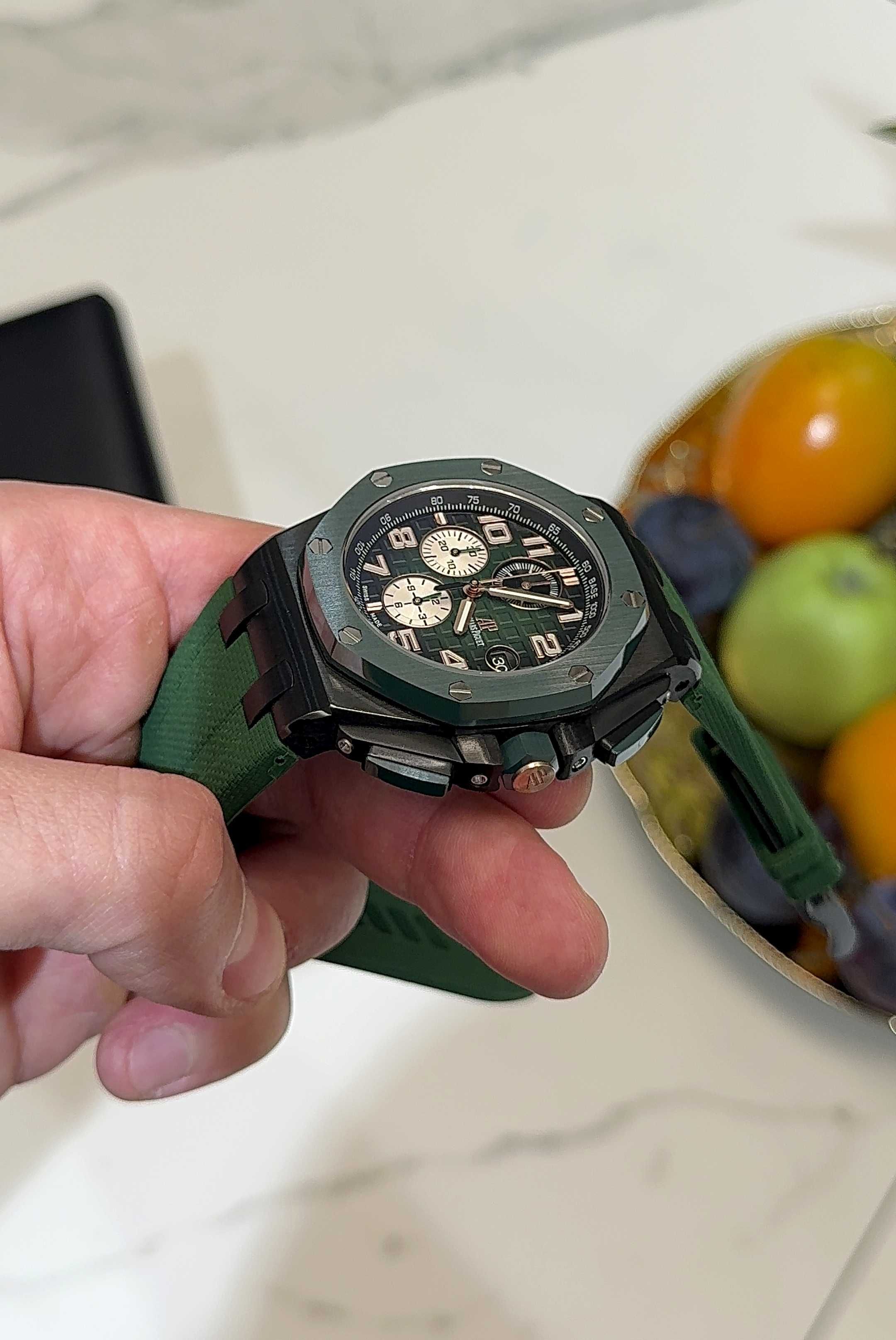 Мъжки Часовници черно-зелено 44mm