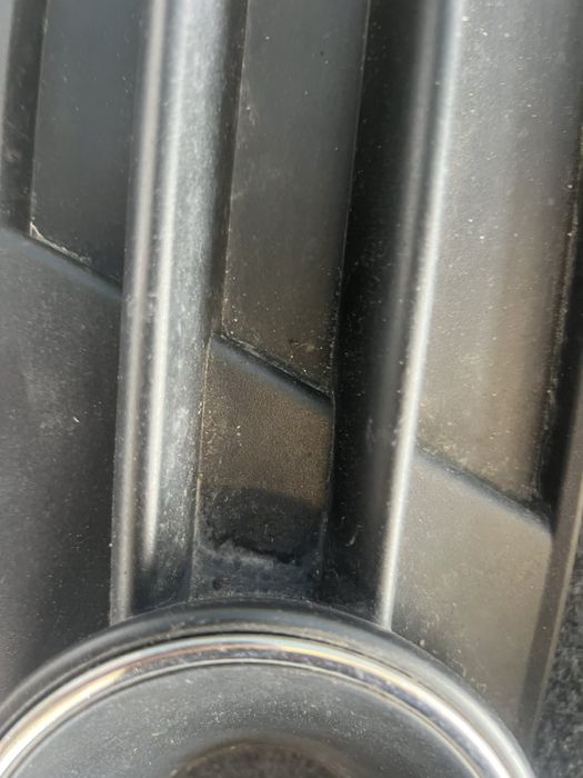 Решетка с дупка за халоген или дистроник за AUDI A6 c7 4g0807682 h