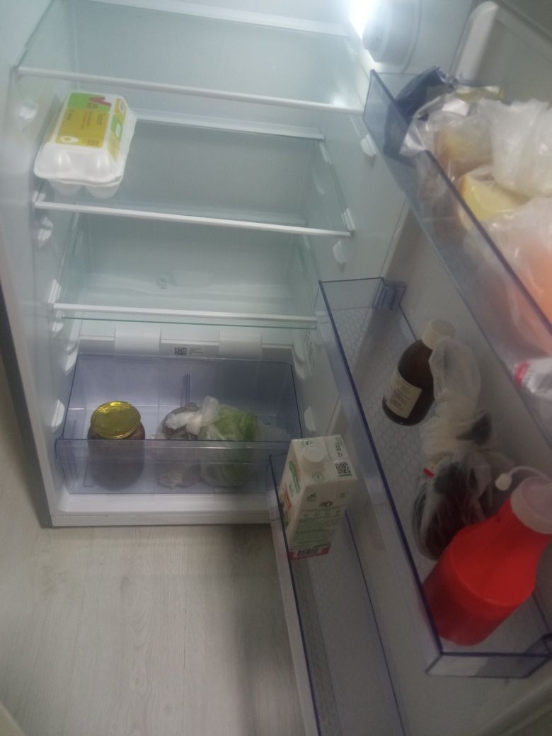 Beko xolodilnik sotiladi. Srochno!!!