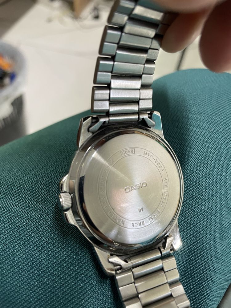 Продам часы Casio оригинал