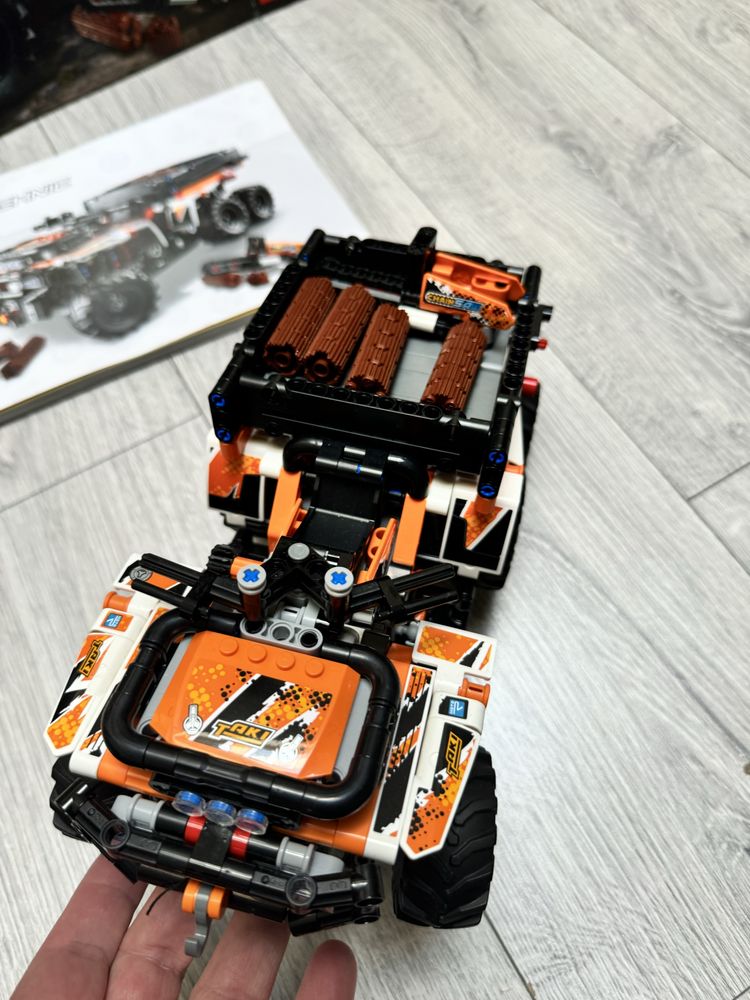 Lego Tehnic - Vehicul de teren - 42139