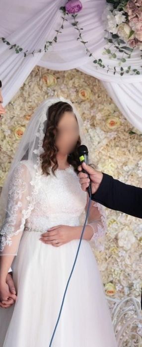 Rochie de mireasă și voal