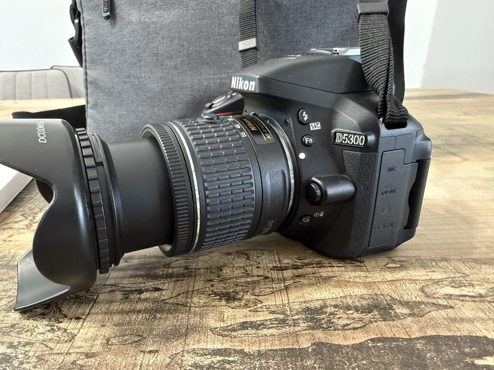 Nikon D5300 + AF-P DX/VR Nikkor 18-55