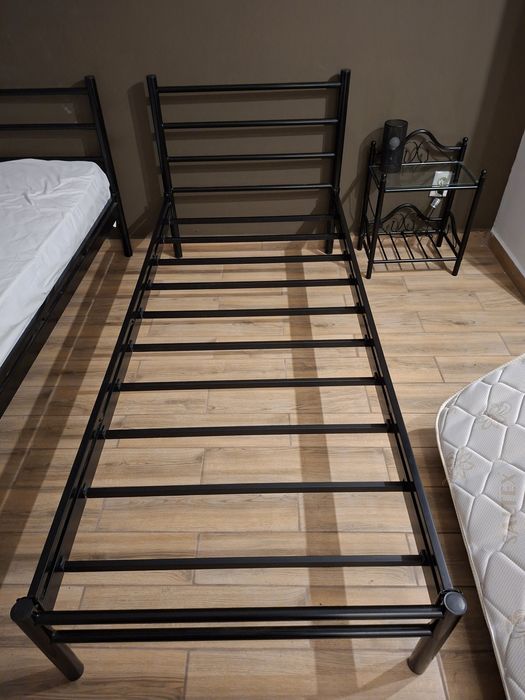 Paturi noi structura metalica 90x190