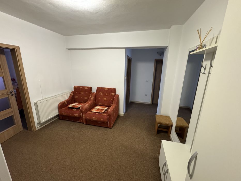 Inchiriez apartament