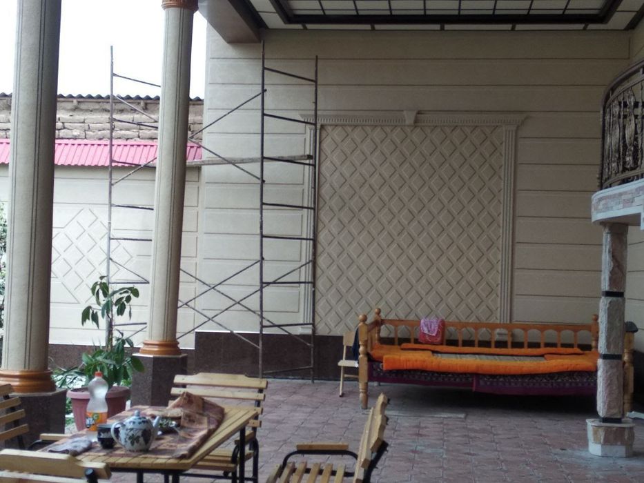 Fasadi Travertin. Milano. Mineralka. Shatlanka cokol