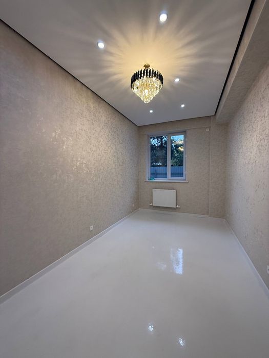 Юнусабад 8 квартал. Продается квартира  2/1/11