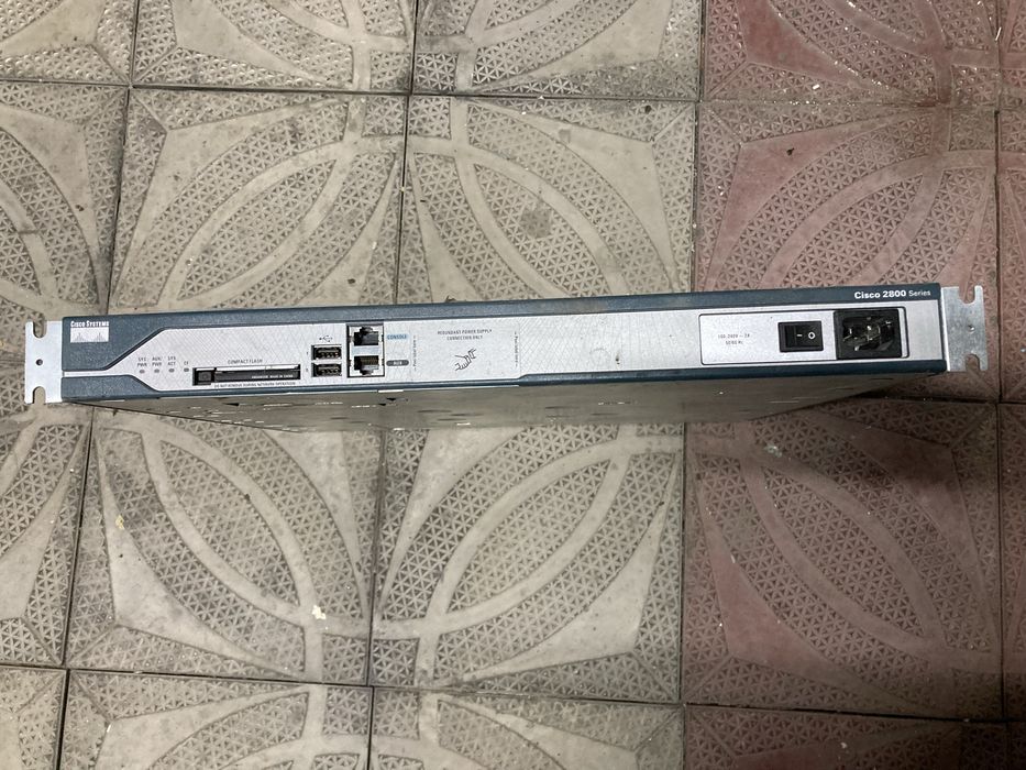 Продам маршрутизатор cisco