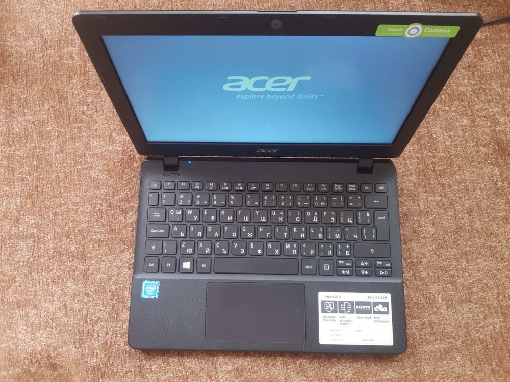 Acer ES1-131 Лаптоп