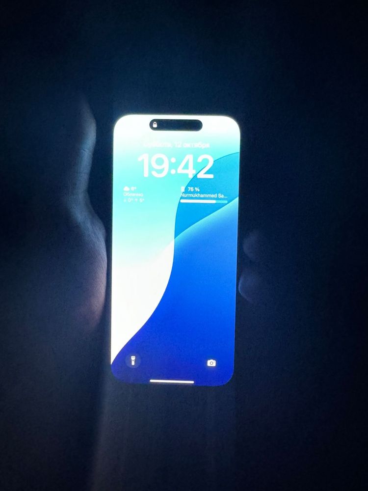 Iphon15,оригинал,Гарантия Имееться почти новый царапин нету акум,100%
