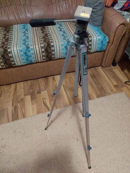 Trepied foto Velbon ,din aluminiu,stare foarte buna