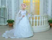 Шикарное Свадебное платье продам или прокат размер 44--48