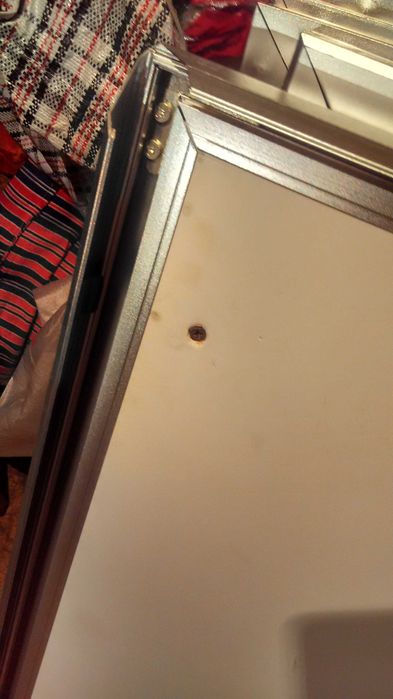 Рамы для фотокартин, рекламные щиты.