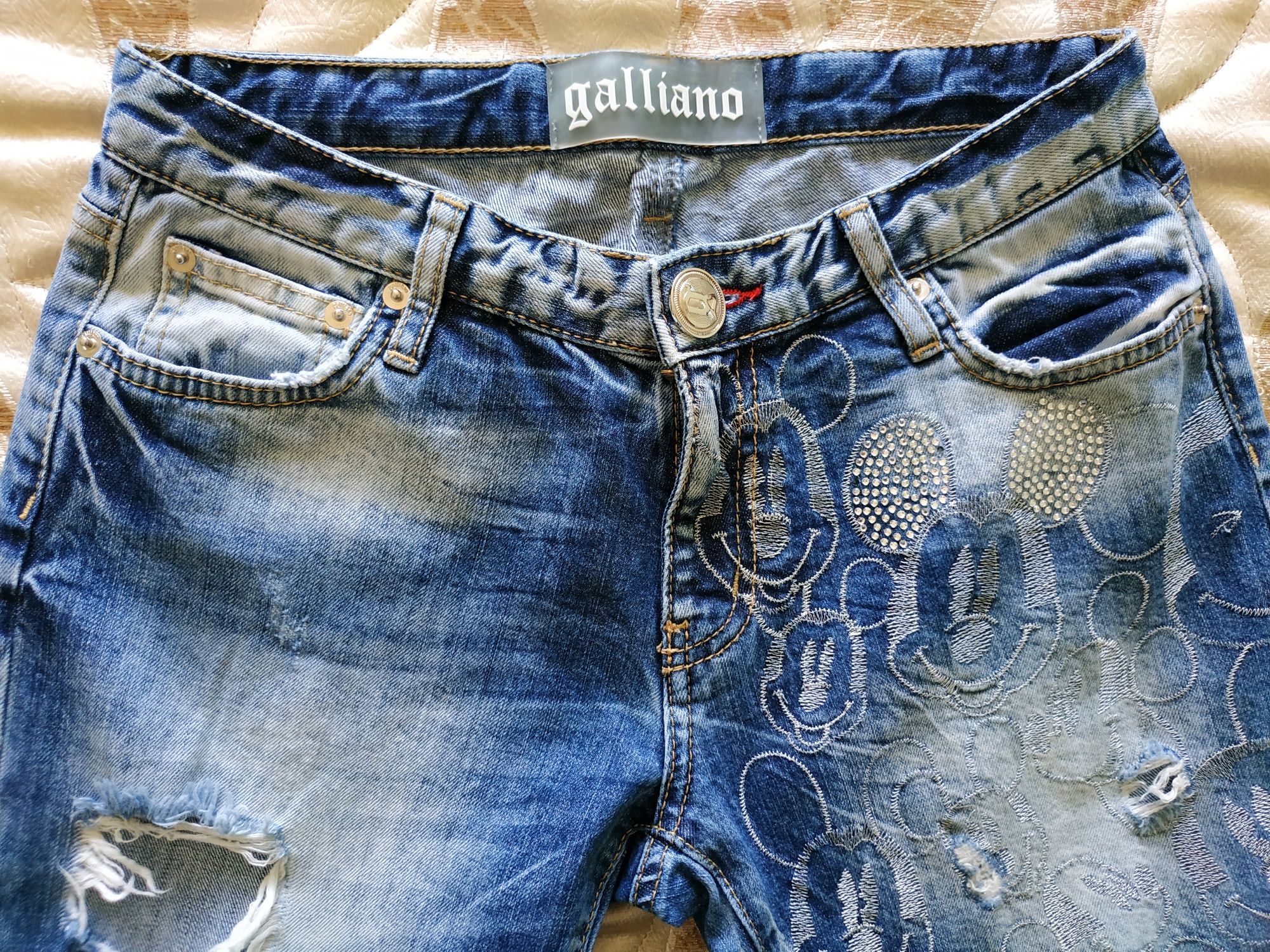 Дамски дънки John Galliano, Dsquared и Philipp Plein