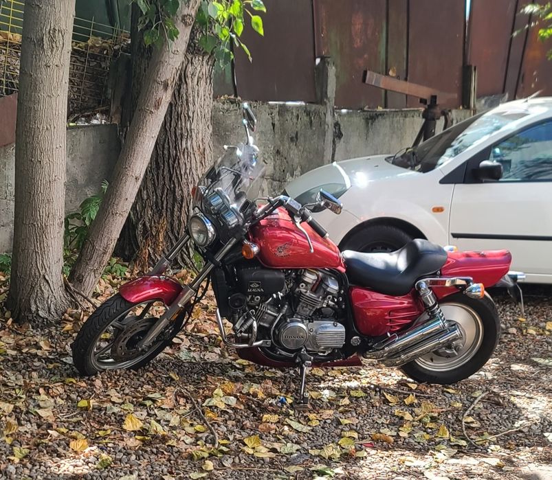 Se vinde Honda SUPER Magna