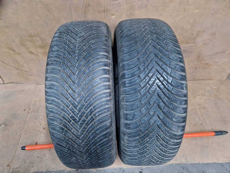2 Vredestein R16 205/55/ 
зимни гуми 
DOT3820