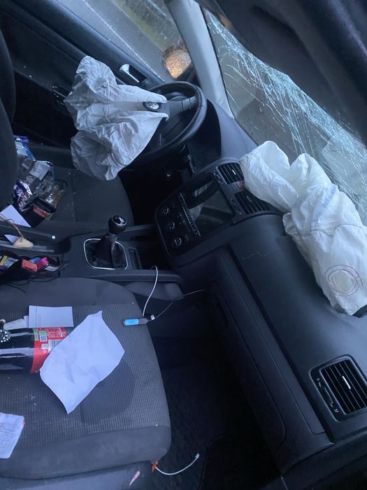 Vand 2 x Volkswagen Jetta 1.9 TDi BXE ambele