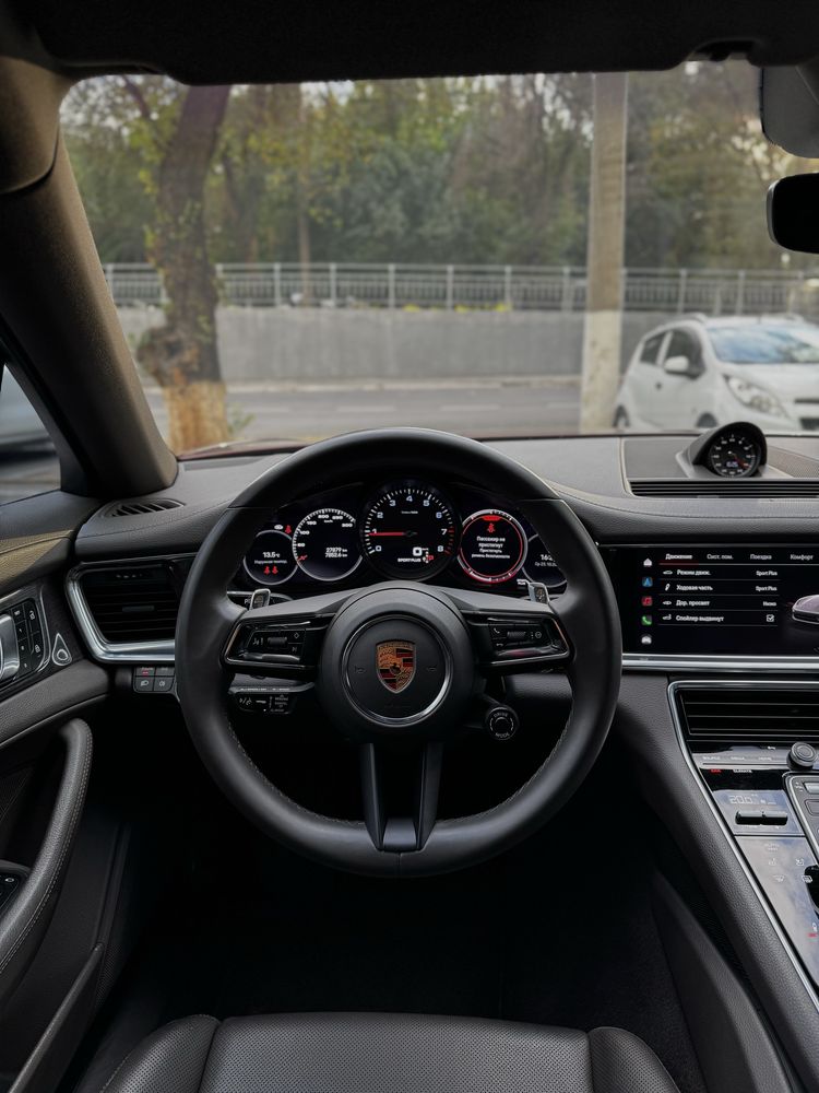 Porsche Panamera 4