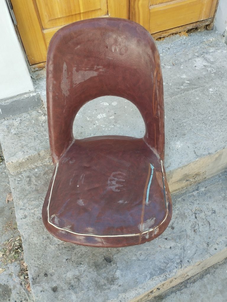 Продаю кресло  каркас железный