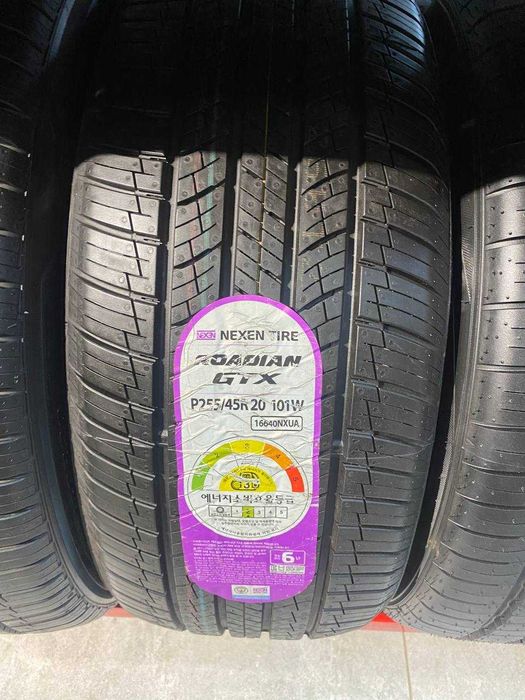 Nexen Roadian GTX  255/45R20