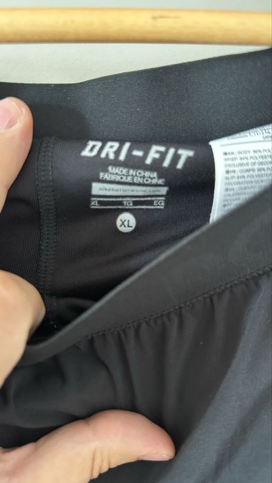 122 Pantalon scurt cu colant Nike DriFit