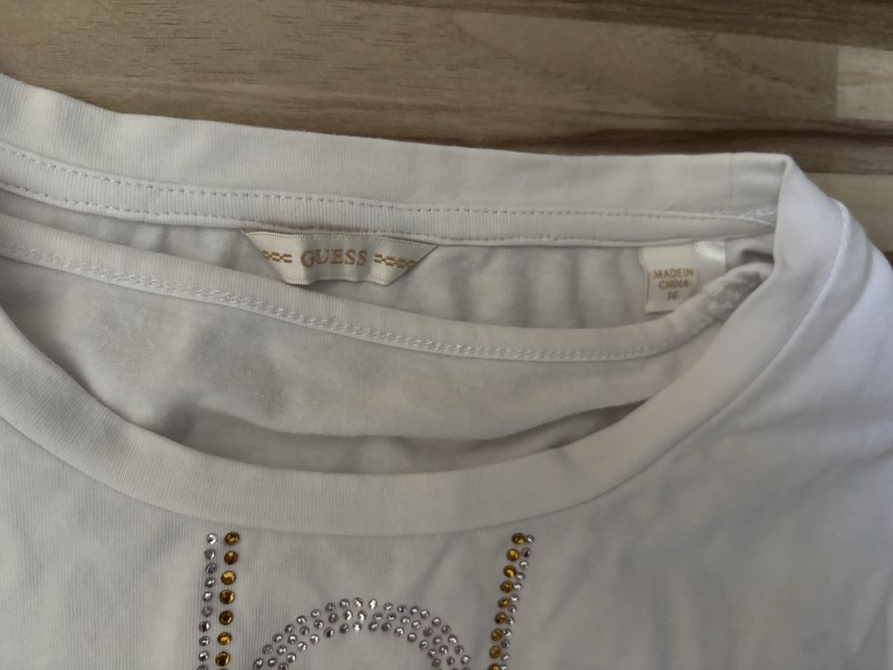Детски рокли на маркара Guess
