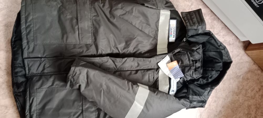 Продам спец одежду