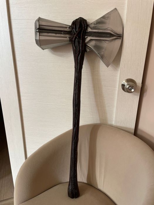 Продаю молот Тора (Гром Секира), мстители, марвел