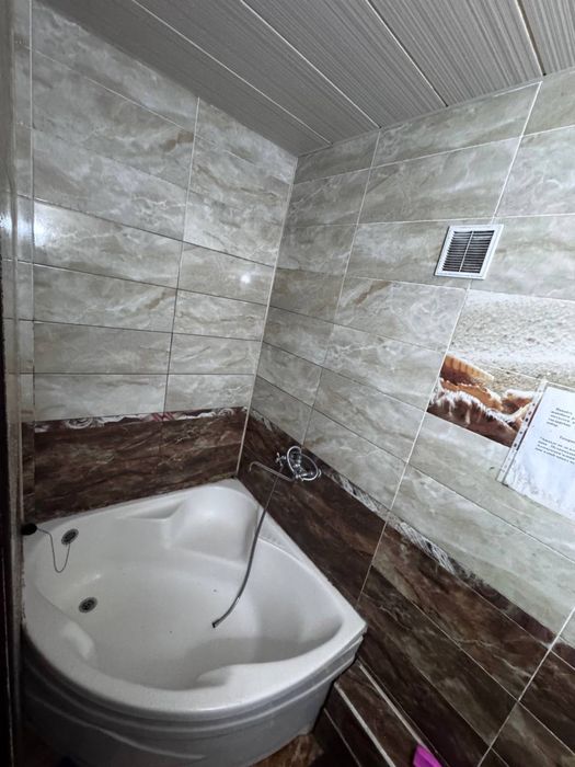 Чиланзар 4.  Метро Мирзо улугбек.  Аренда ! 3 Х комнатная