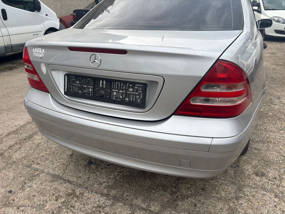 Mercedes C Class w203,faruri,capota,aripi,usi portiere,stopuri,tragher