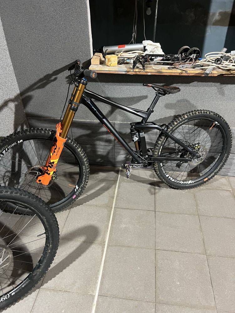 Колело Dh Cube two15 2020