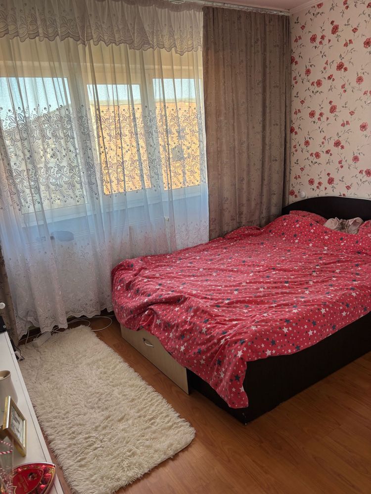 Schimb apartament 3 camere cu o casa zona Bradu/Geamana