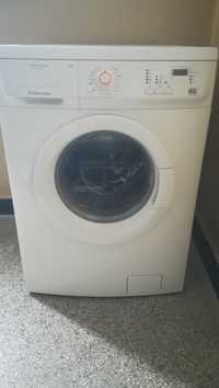 Пералня Electrolux Intuition EWF10240W