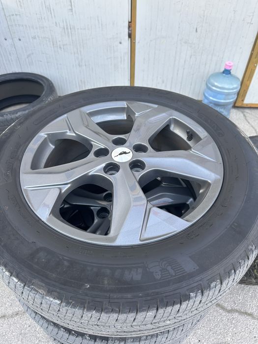 18’ Отигинални алуминиеви джанти с гуми за Mustang Mach E