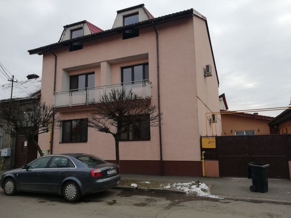 Închiriez vila zona Blascovici ( Balta verde)