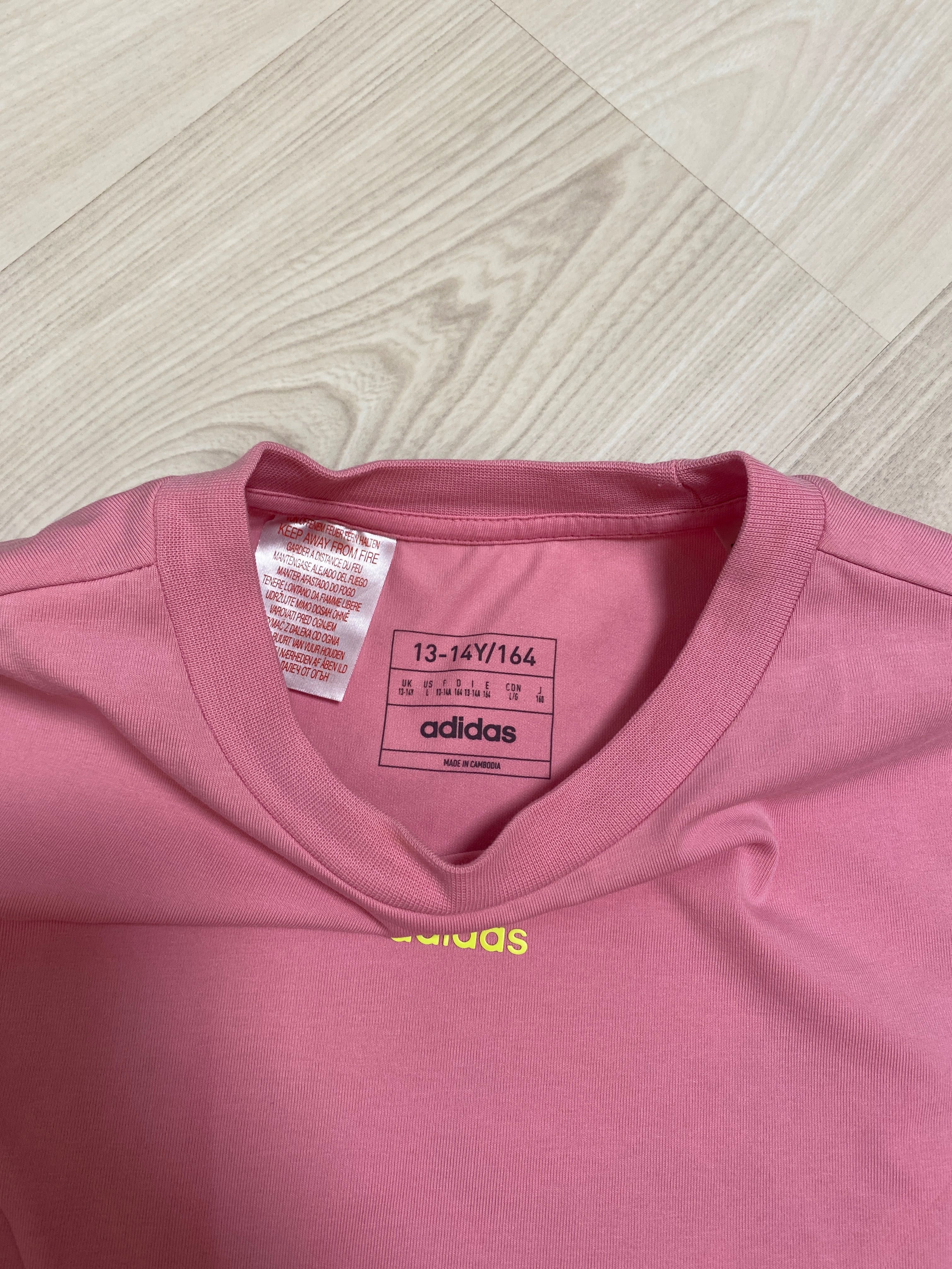 Потник ADIDAS,нов без етикет.Подходящ и за дамско ХS