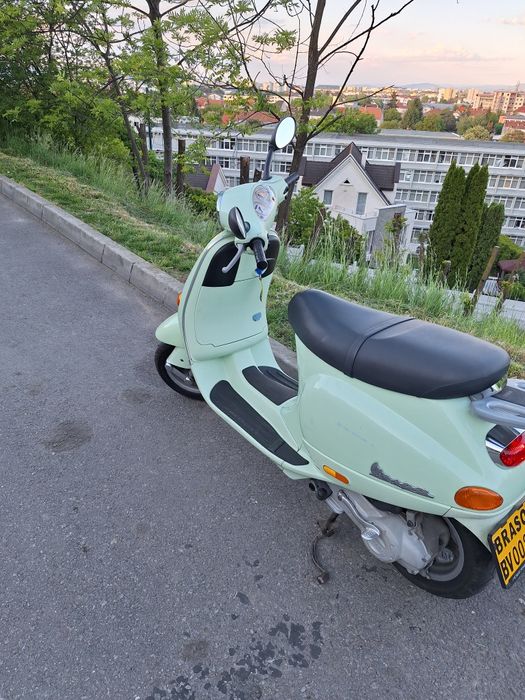 Vând Piaggio Vespa ET4 50CC înmatriculat RO