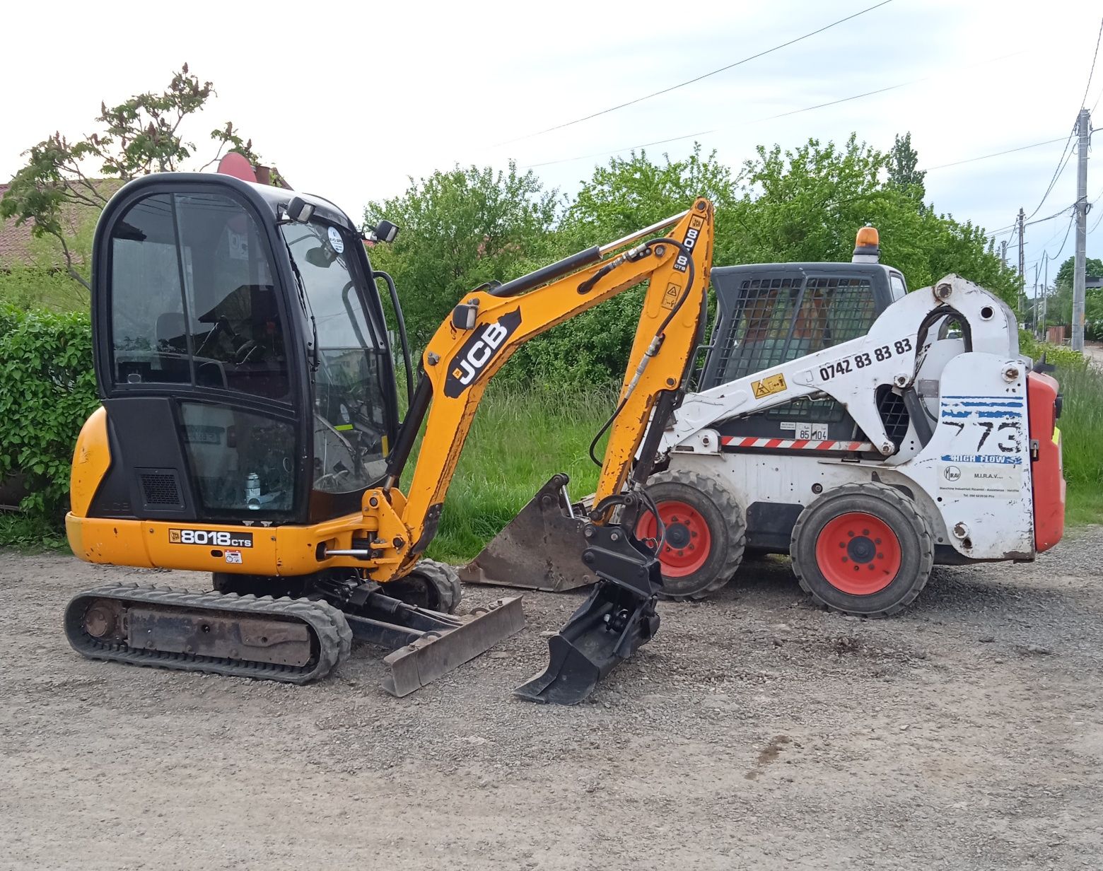 Inchiriez miniexcavator 1.100 lei/zi totul inclus