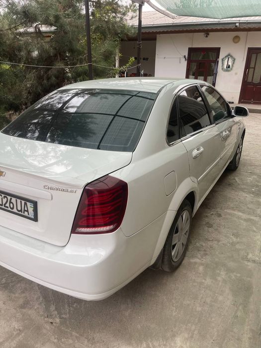 Lacetti 2011 srochna sotiladi