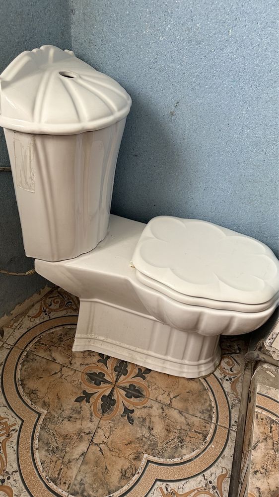 Продается унитаз и раквина