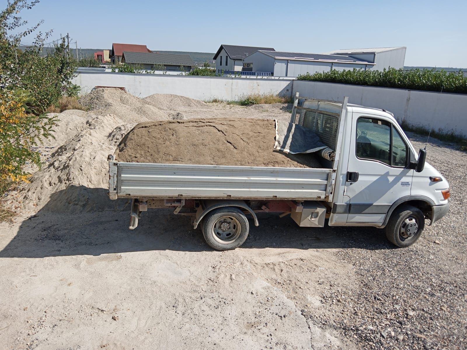 Balast  nisip  chisai asfalt frezat piatră calcar concasat beton moluz