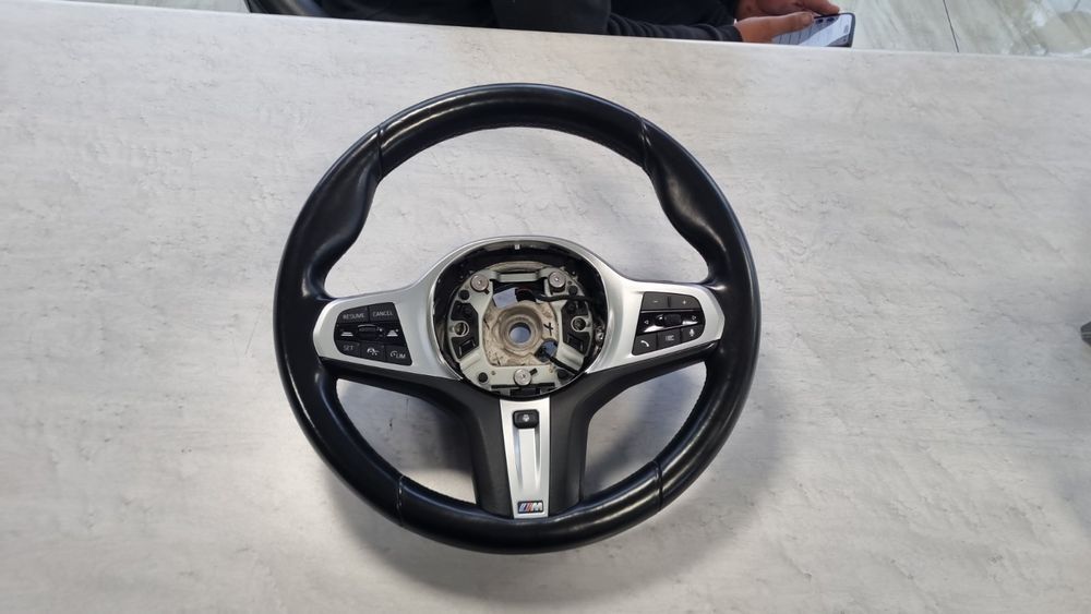Оригинален волан за БМВ G30 фуул екстри