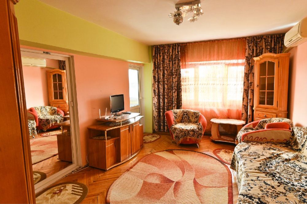 Apartament 4 camere zona centru.