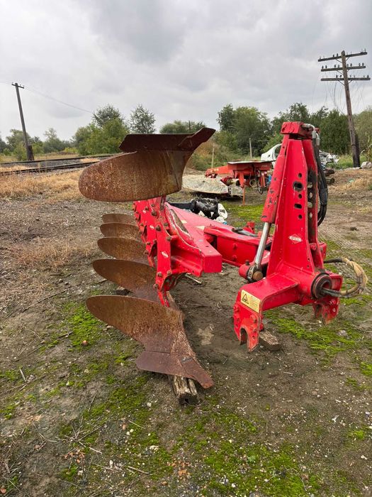 vind plug reversibil marca KUHN cu 5 trupite ( 4 plus 1 )