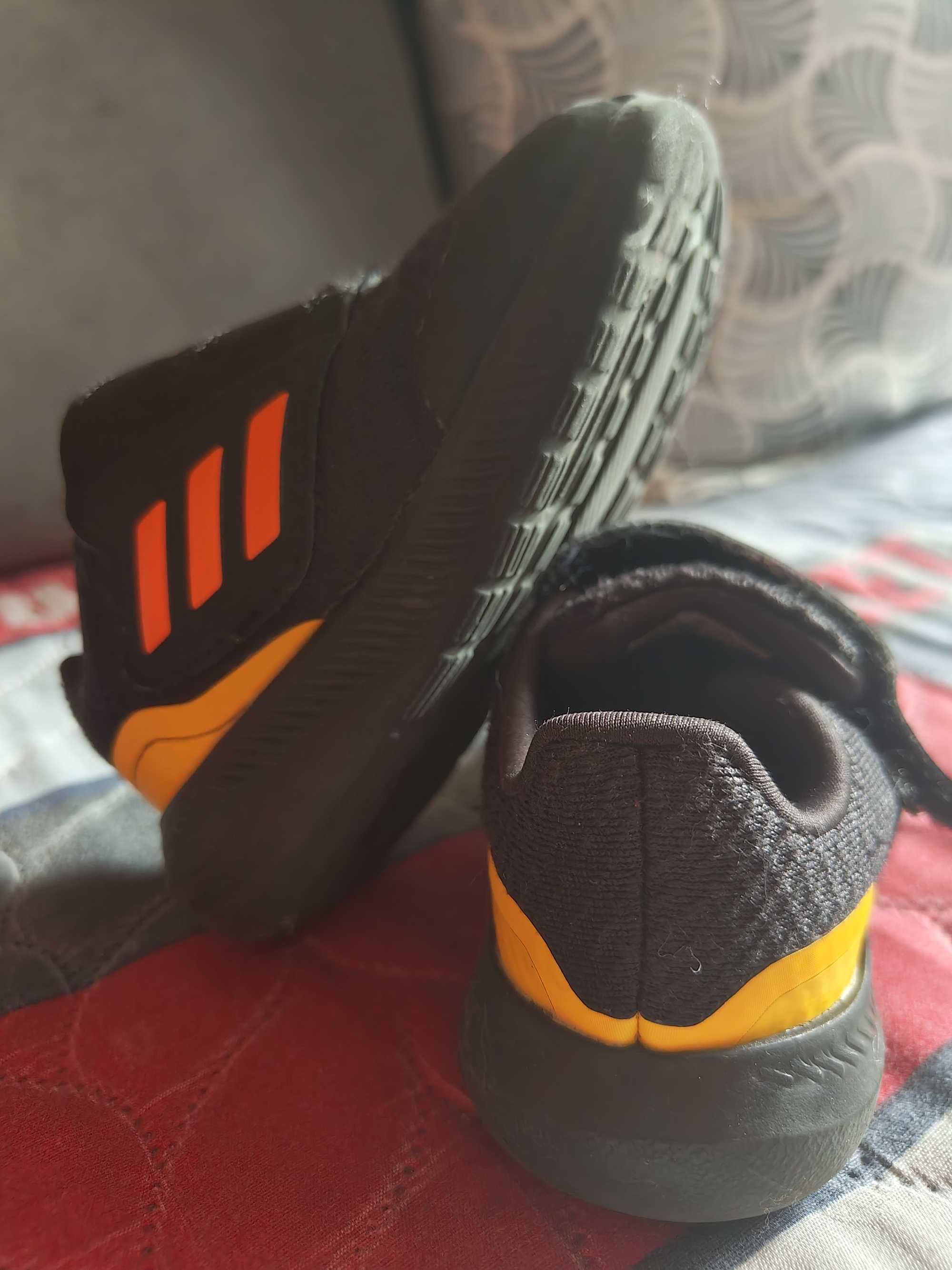 Маратонки Adidas 22 номер