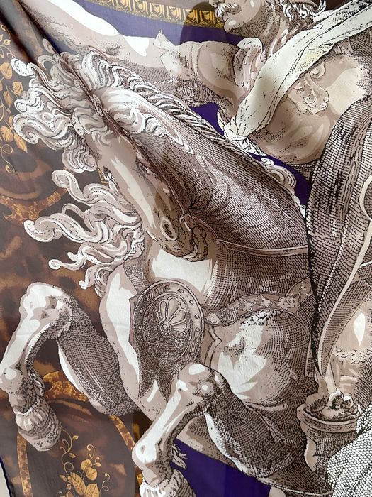 Gian Franco Ferre разкошен копринен шал