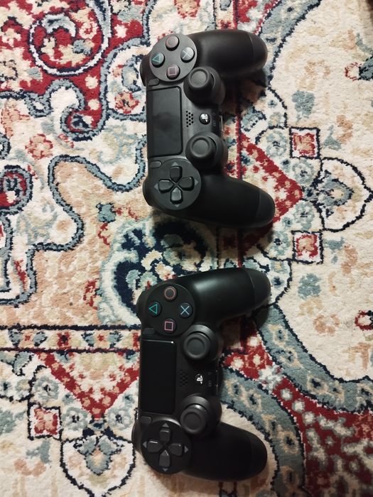 Продам джойстик пс4. (Dualshock 4)