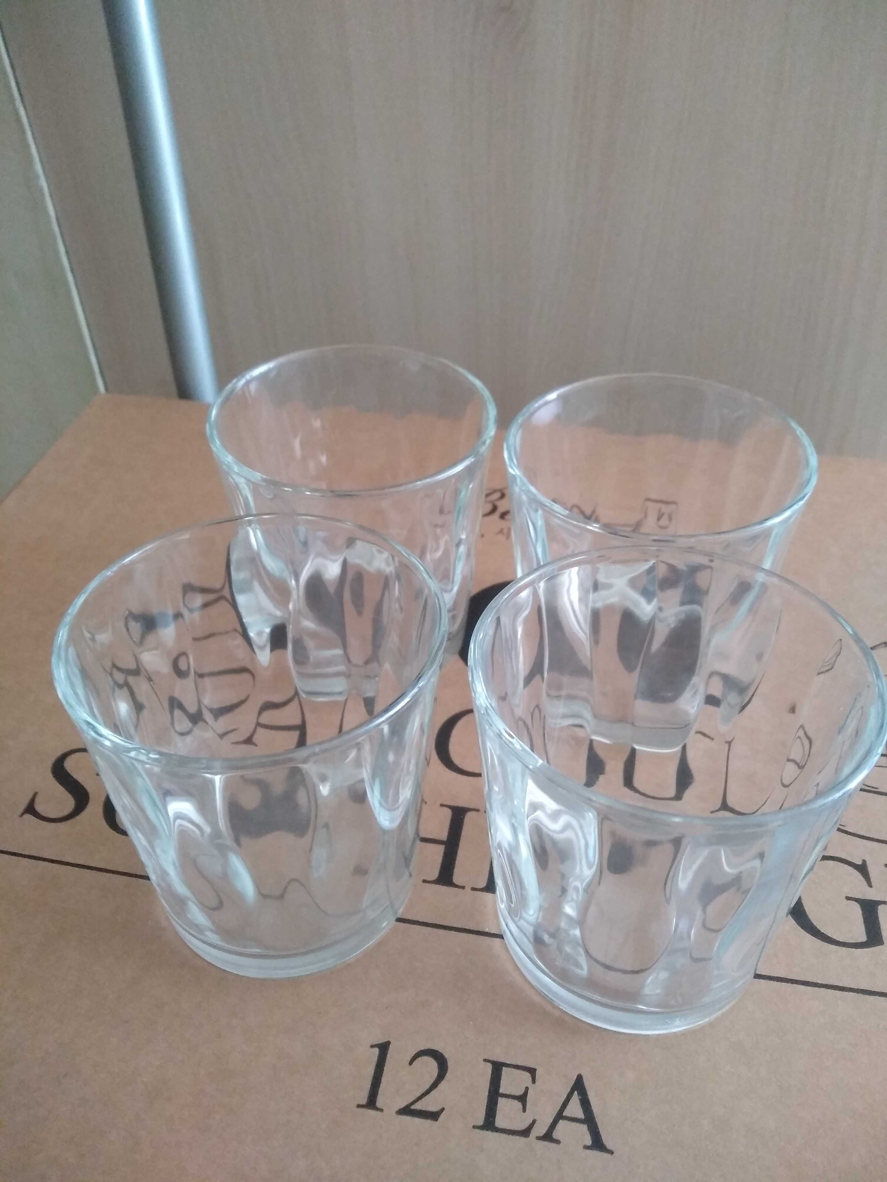 Стъклени чаши за уиски вино и шампанско