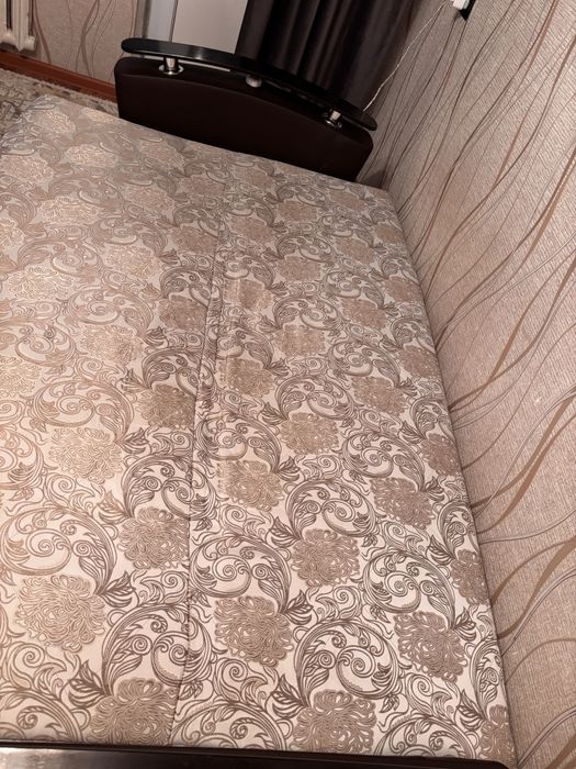 Продам отличном состояние диван.